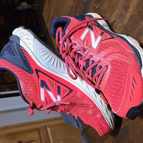 New Balance 670 V5 Tech Ride Running Shoes Womens Size 8 Pink Blue Athletic - Picture 2 of 9